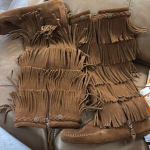 Minnetonka Genuine suede fringe boots